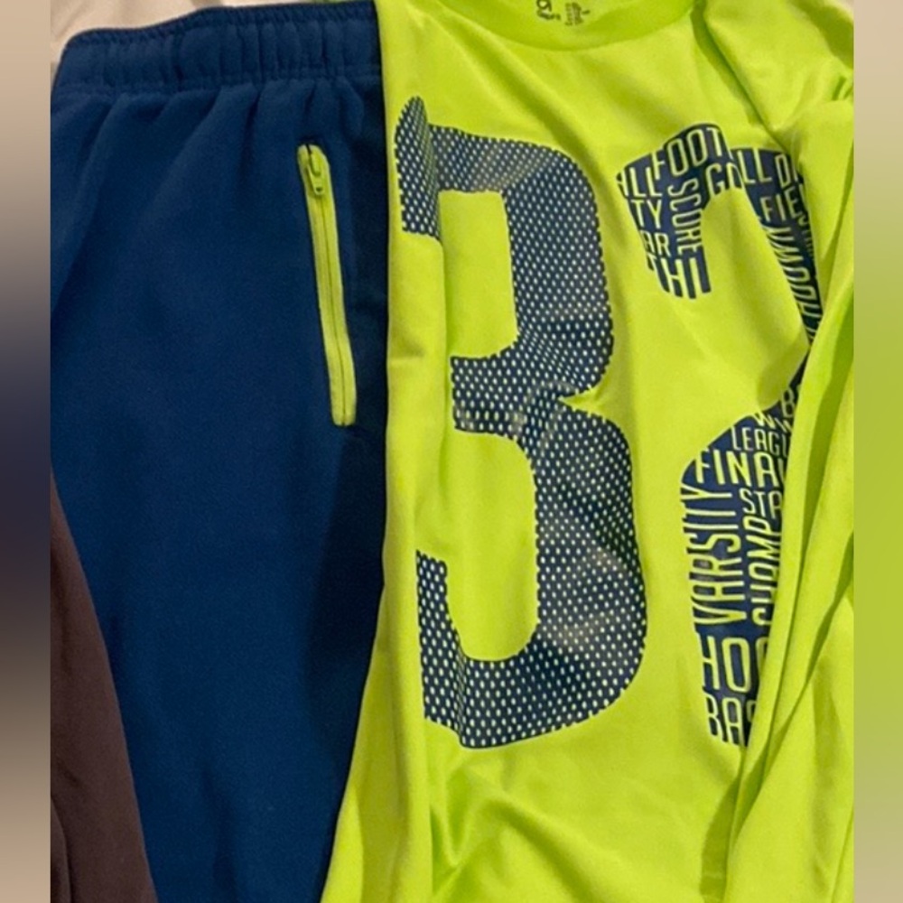 Gap youth size x large jogger and shirts set.